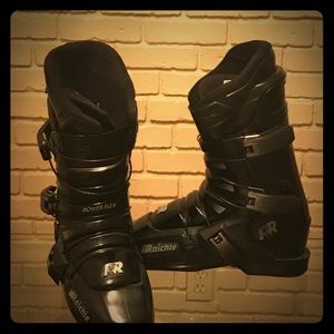 Ski’s Boots